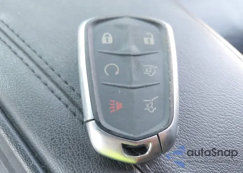 2018 Cadillac Escalade Premium Luxury z USA, uszkodzony, nr VIN 1GYS4CKJ4JR378446